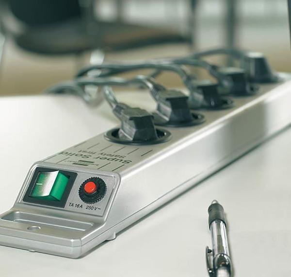 Brennenstuhl Super-Solid surge protection 13.500 A 8Li Priz Gümüş - Image 1