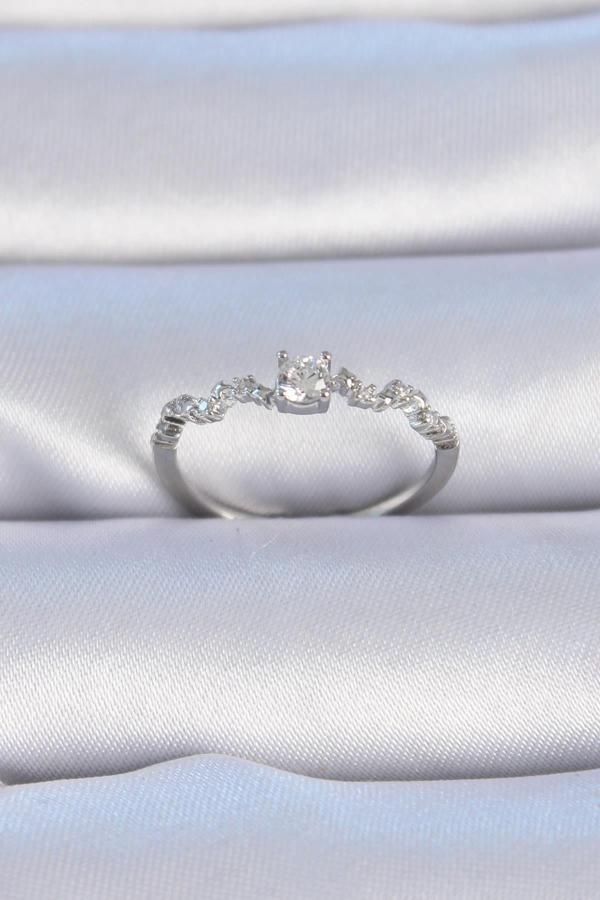 Celira Pirinç Gümüş Renk Zirkon Taşlı Tek Taş Model Kadın Yüzük NS3295 - Image 1