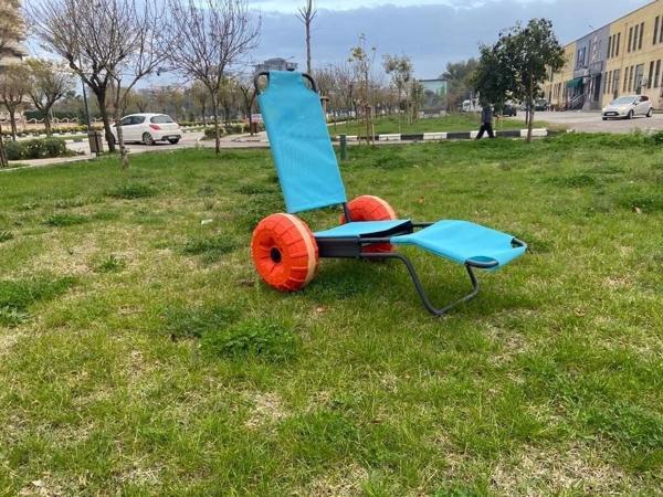 Engelli Plaj Sandalyesi | Hafif, CE Belgeli ve 2 Teker Kolçaksız Kum ve Taşlı Zeminde Rahat Kullanım - Image 1