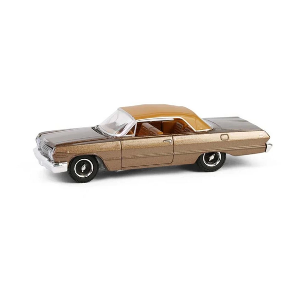 Greenlight 1/64 California Lowriders Series 6- 1963 Chevrolet Impala SS Convertible Top Up Kız Erkek - Image 1