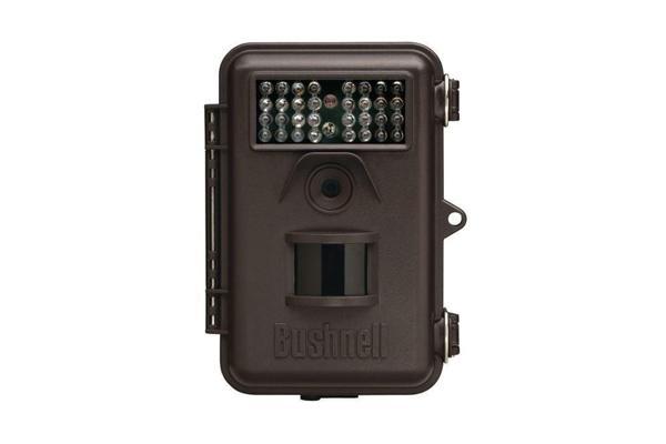 BUSHNELL TROPHY FOTOKAPAN KAMERA 8MP - Image 1