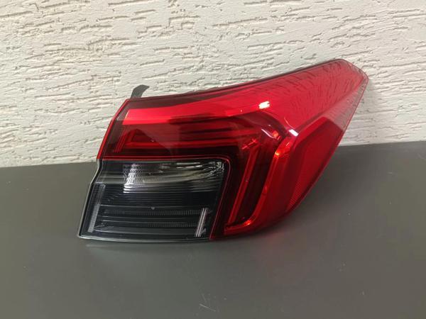 HONDA CİVİC SAĞ STOP LAMBASI LEDLİ 2021-2024 - Image 1