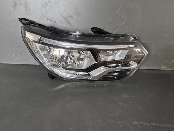 RENAULT EXPRESS SAĞ ÖN FAR LEDLİ SIFIR 2022 2023 2024 - Image 1