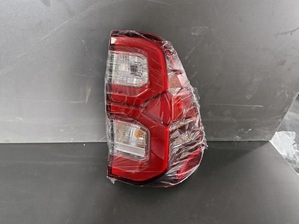 TOYOTA HİLUX SAĞ ARKA STOP DUYLU LEDLİ SIFIR 2021 2022 2023 - Image 1