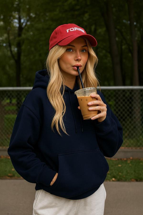 Kadın Kapüşonlu Cepli Sweatshirt - Image 1