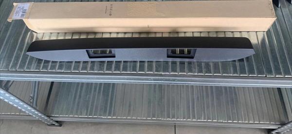 Plaka Lamba Sıperı Bagaj Tutamagı Vw Crafter Bm 06-16 (Oem No: 2E1863619B) - Image 1