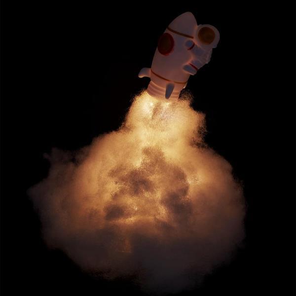 Uçan Astronot Tasarımlı Gece Lambası - Image 1
