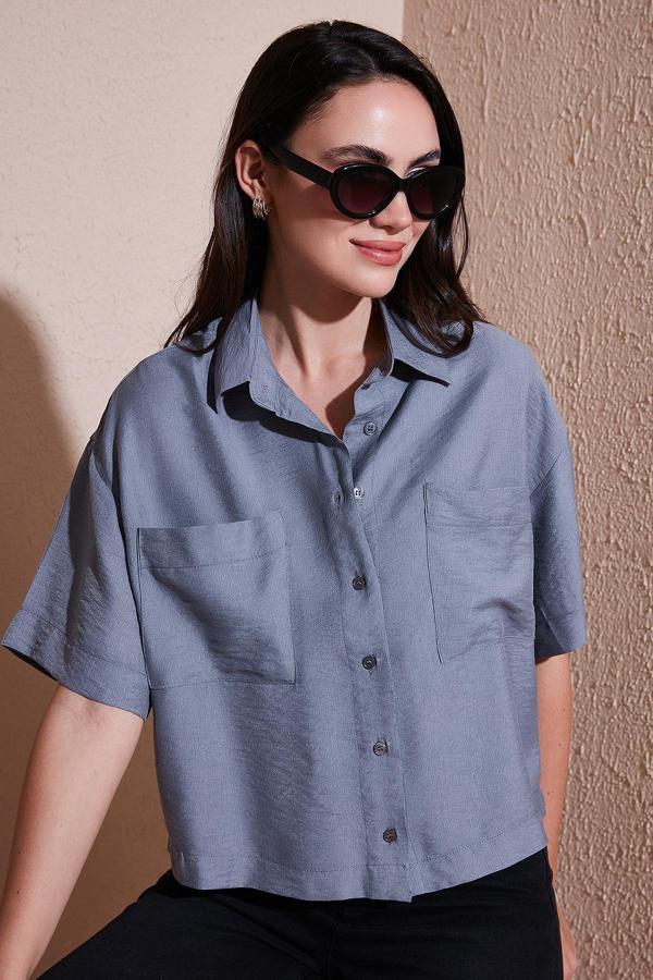 Lela Regular Fit Cep Detaylı Kısa Kollu Bayan Gömlek 6778568 GRİ - Image 1