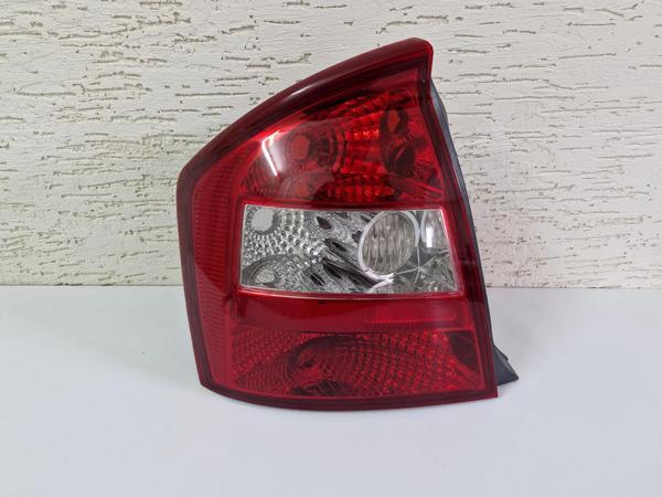 KİA CERATO SEDAN SOL ARKA STOP LAMBASI SIFIR 2004-2006 - Image 1