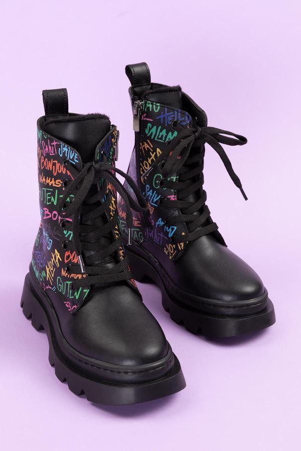 Siyah Renkli Yazılı Fermuarlı Bağcıklı Lüks Kız Çocuk Botu - Image 1