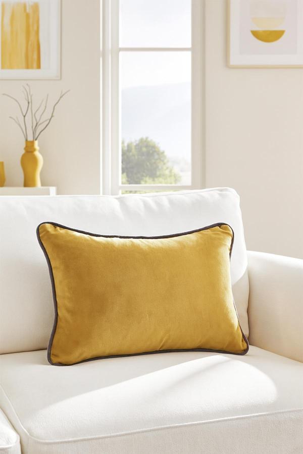 Biyeli Kadife Kırlent Kılıfı Gold 30x40 - Image 1