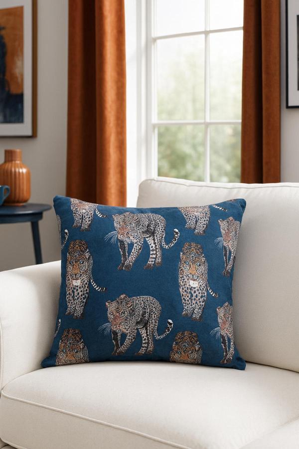 Leopar Kadife Kırlent Kılıfı Lacivert 45x45 - Image 1