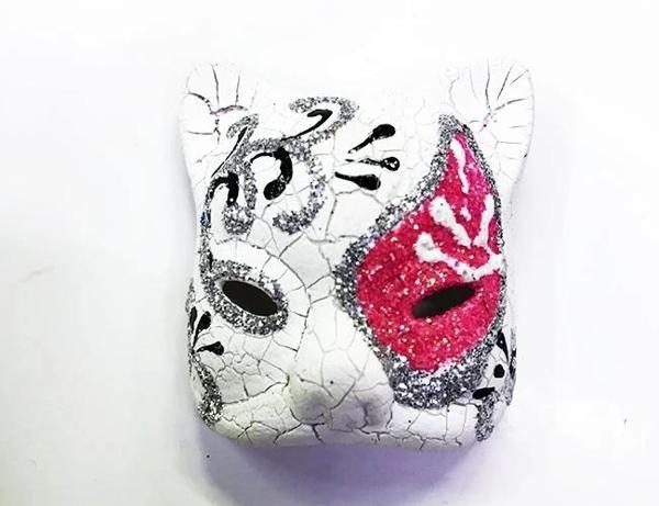 Pembe Renk İşlemeli Seramik Malzemeden İmal Venedik Kedi Model Magnet - Image 1