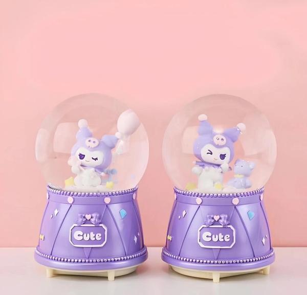 Kuromi Işıklı Müzikli Kar Küresi Orta Boy Alk3118 - Image 1