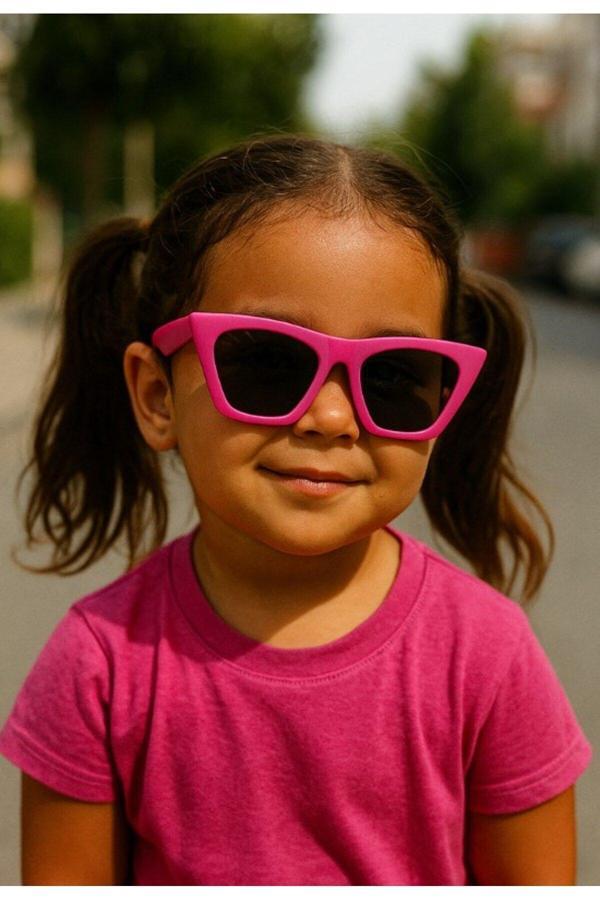 Sevimli Çocuk Güneş Gözlüğü Fuşya Çekik Çerçeve UV 400 Korumalı CE Belgeli Kids Çocuk Güneş Gözlüğü - Image 1