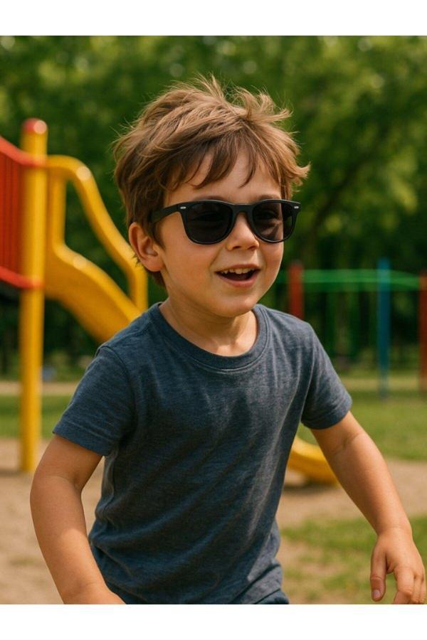 Sevimli Çocuk Siyah Güneş Gözlüğü Pinli Çerçeve Kids Güneş Gözlüğü UV 400 Korumalı CE Belgeli - Image 1