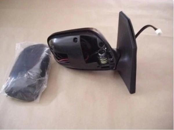 Corolla Elektrikli Ayna 2002-2006 Isıtmalı Yuvarlak Soket Sağ Oem No:8790102060 - Image 1