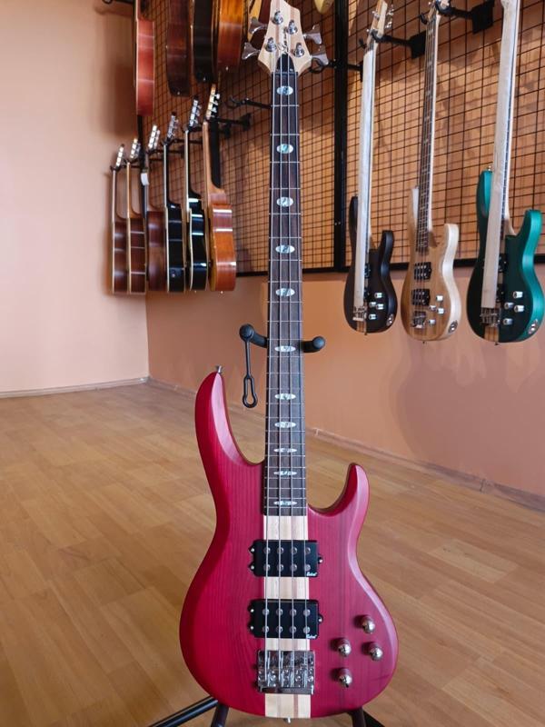 LEA 4 Telli Bass Gitar - Image 1