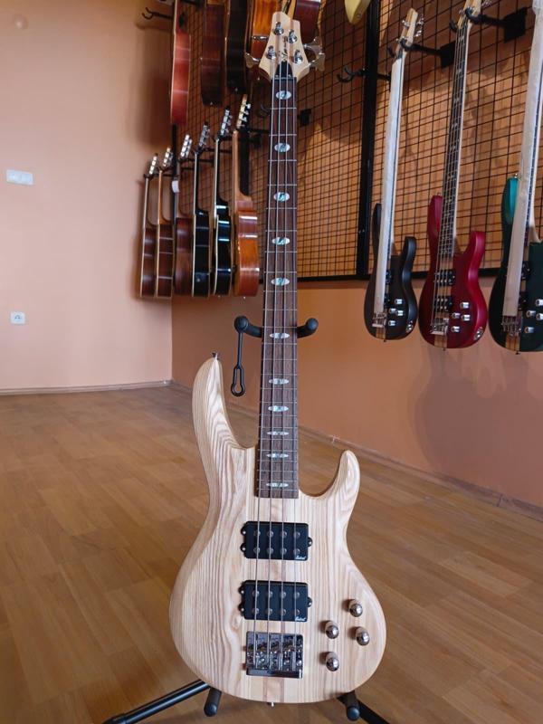 LEA 4 Telli Bass Gitar - Image 1