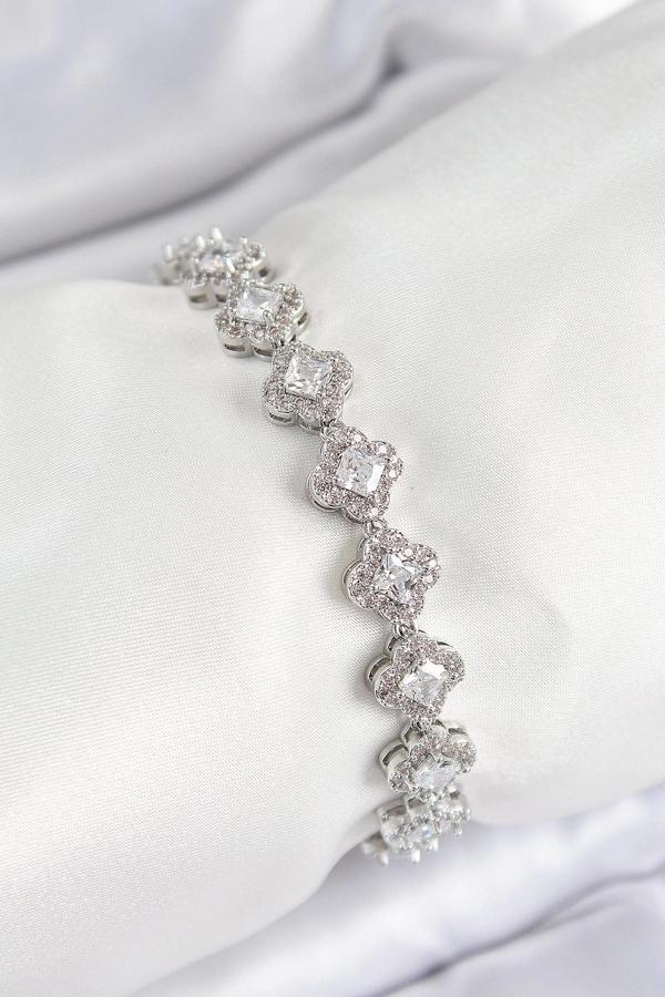 Pirinç Zirkon Taşlı Yonca Baget Model Gümüş Renk VIP Seri Kadın Bileklik - Image 1