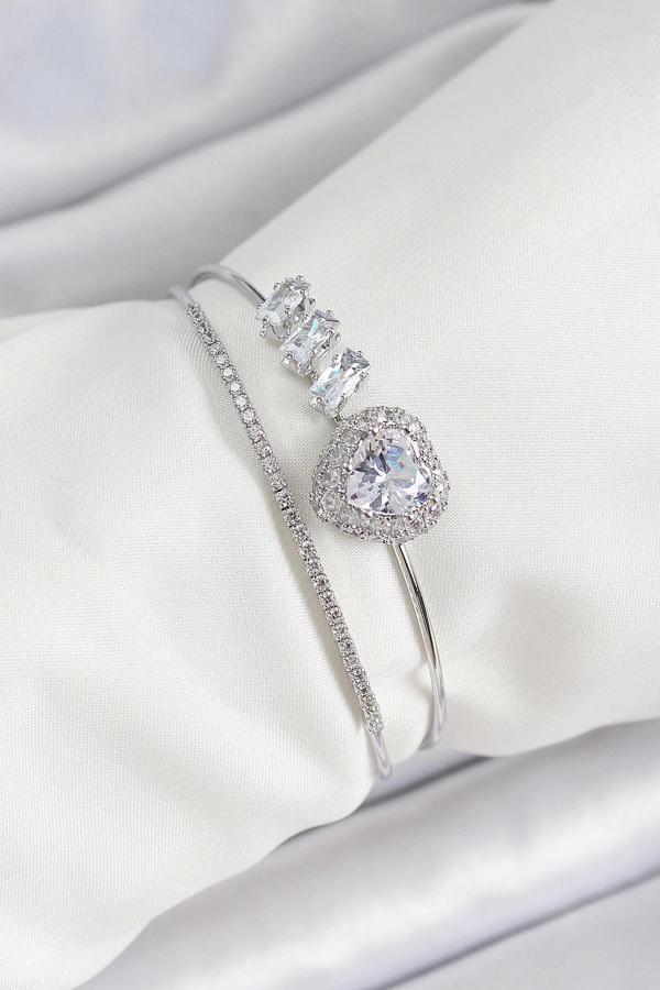 Pirinç Gümüş Renk Kalpli Zirkon Taşlı Kadın Bileklik - Image 1