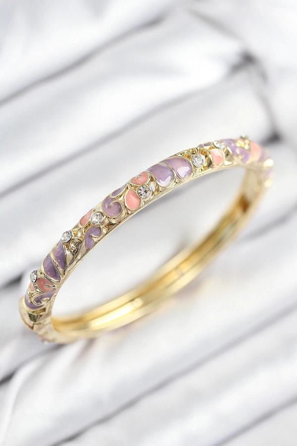 Mineli Pirinç Zirkon Taşlı Pembe Mor Çiçek Motifli Gold Kadın Kelepçe - Image 1