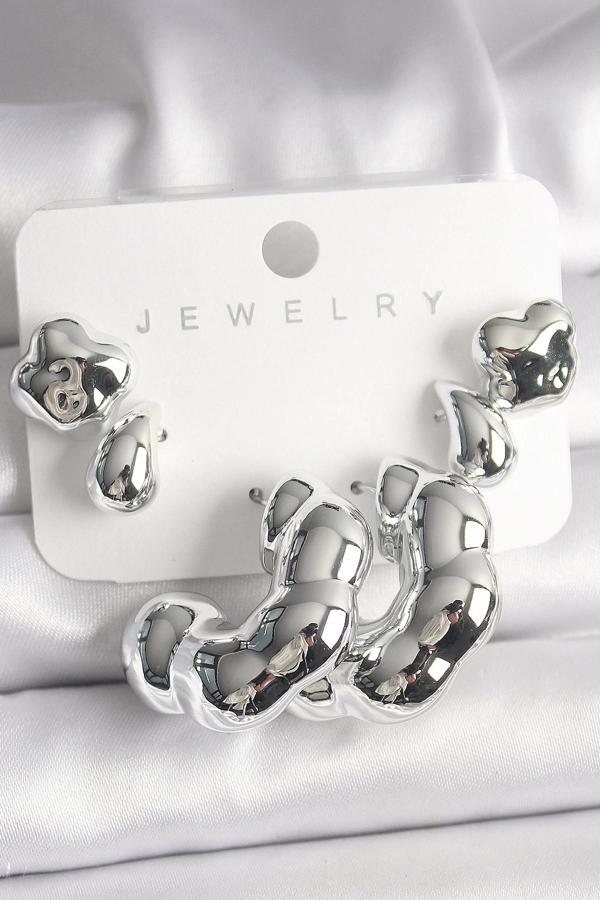 Gümüş Renk Yonca Damla Halka Model CCB Plastik Kadın Küpe Seti - Image 1