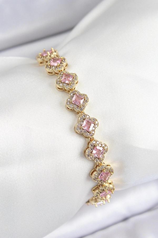 Pirinç Zirkon Taşlı Pembe Yonca Baget Model Gold Renk VIP Seri Kadın Bileklik - Image 1