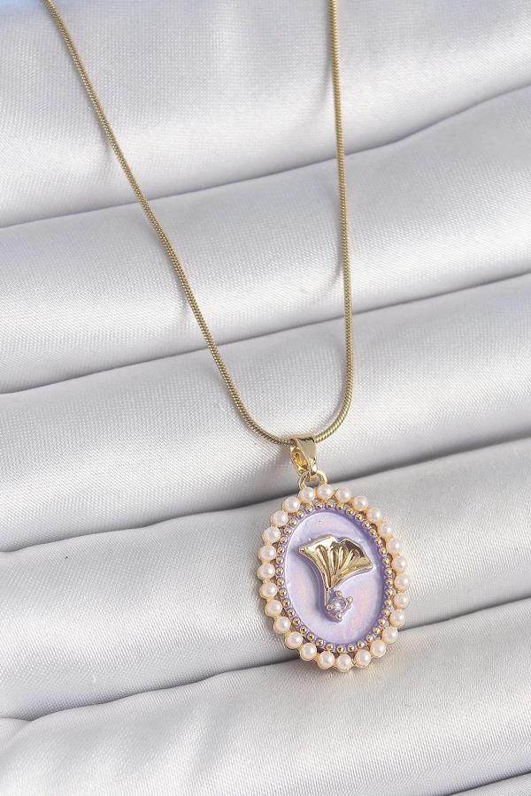 316L Çelik Gold Renk Zincir Mor Mineli İncili Zirkon Taşlı Çiçek İşlemeli Portre Model Kadın Kolye - Image 1