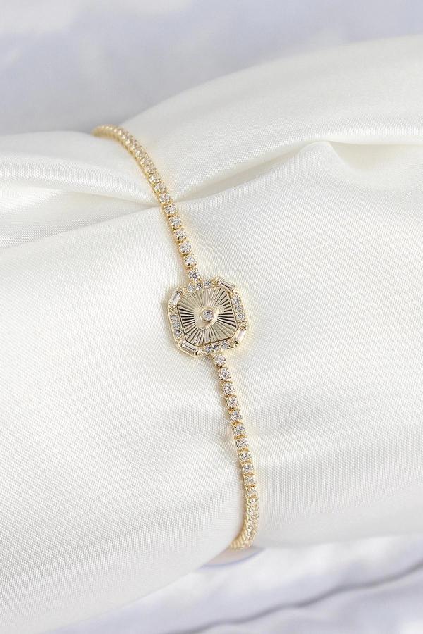 Pirinç Zirkon Taşlı Kare Model Gold Renk Kadın Bilekilk - Image 1