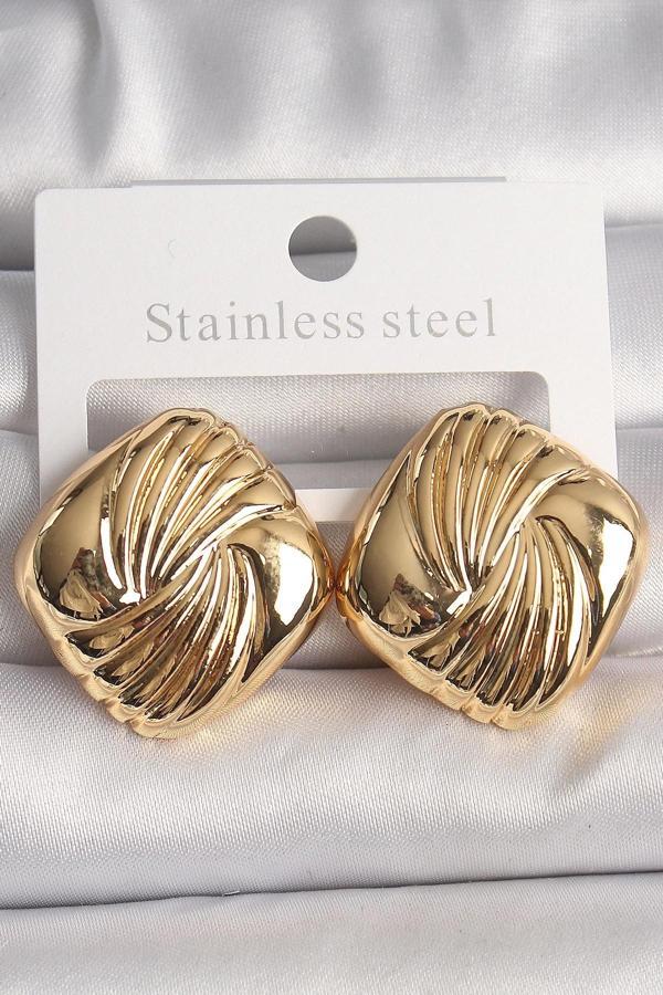 Pirinç Gold Renk İşlemeli Kare Model Kadın Küpe - Image 1