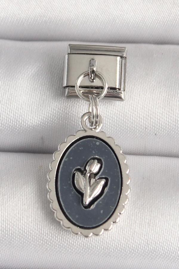 316L Çelik Gümüş Renk Çiçek İşlemeli Siyah Portre Model Nomination Charm - Image 1