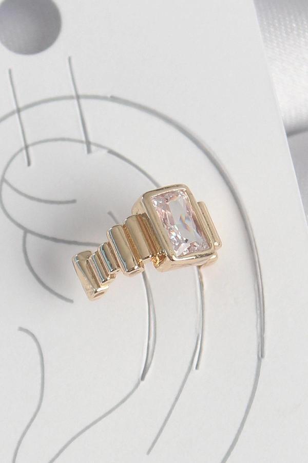 Pirinç Gold Renk Kare Zirkon Taşlı Kadın Kıkırdak Küpe - Image 1