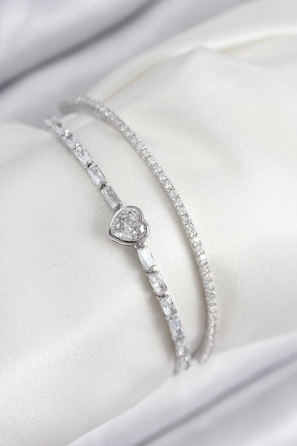 Pirinç Zirkon Taşlı Kalp Model Gümüş Renk Kadın Bileklik - Image 1