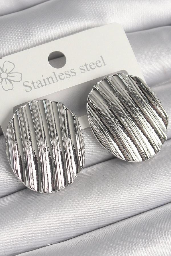 Pirinç Gümüş Renk Sallantı İşlemeli Daire Plaka Model Kadın Küpe - Image 1