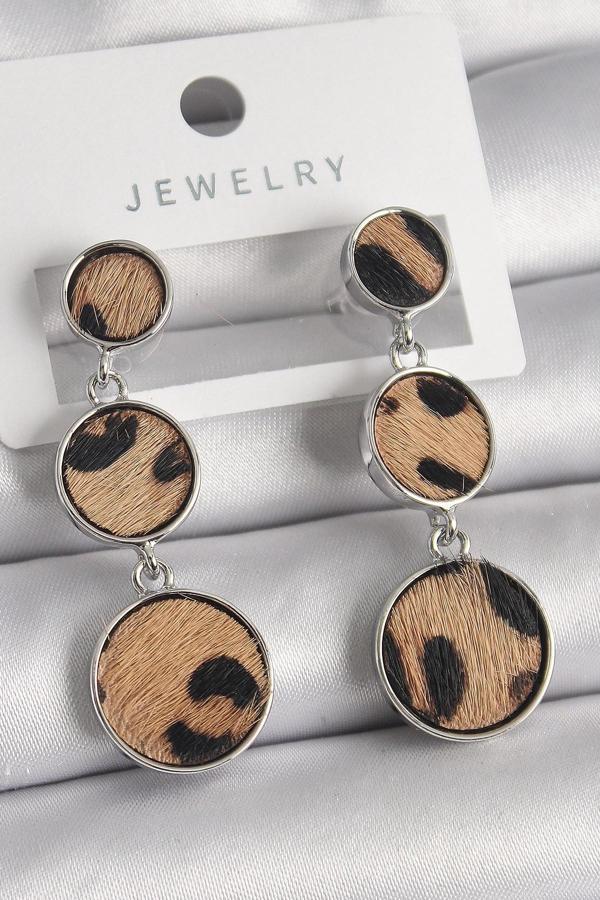 Pirinç Gümüş Renk 3'Lü Daire Plaka Leopar Desenli Kadın Küpe - Image 1