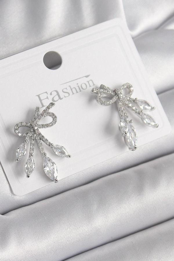 Pirinç Gümüş Renk Zirkon Taşlı Düğüm Model Damla Zirkon Taşlı Kadın Küpe - Image 1