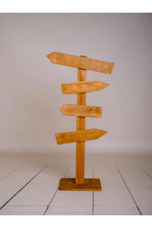 Kütükhouse Dört Oklu Ahşap Tabela Kahverengi 100 Cm - Image 1