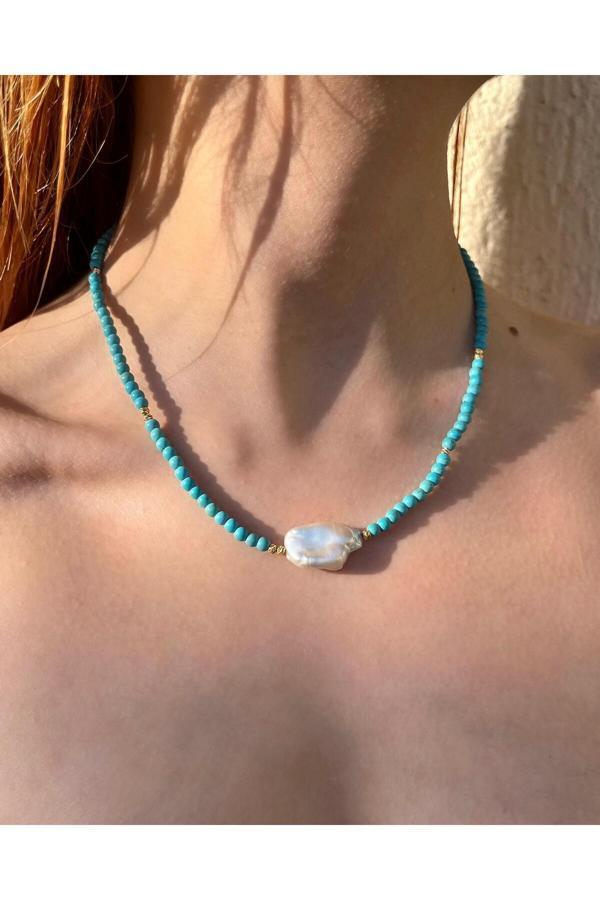 Eyla Collection Azure Pearl – Turkuaz Taşlı, Barok İnci Ve Altın Kaplama Dorika Detaylı El Yapımı Çelik Kolye - Image 1