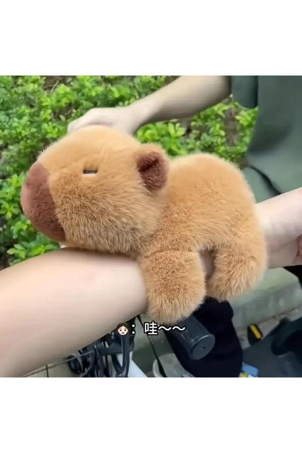 Lrs Store Tutunan Kapibara Peluş Oyuncak Figür 17 Cm Yüksek Kalite Kola Yapışan Capybara - Image 1