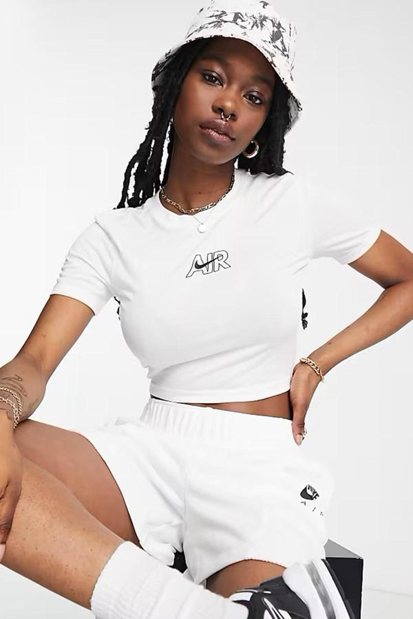 Nike Air Slim Crop Tee Kadın Kısa Tişört Beyaz - Image 1