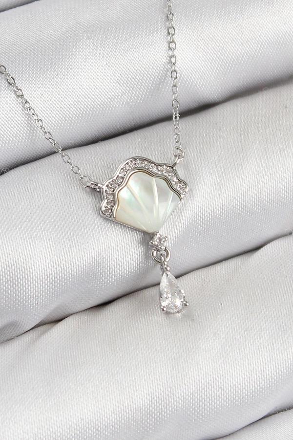 Pirinç Zirkon Taşlı İstiridye Model Gümüş Renk Kadın Kolye - Image 1