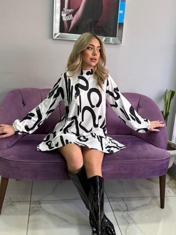 Kadın Uzun Kollu Yarı Balıkçı Yaka Desenli Kısa Dalgıç Elbise - Image 1