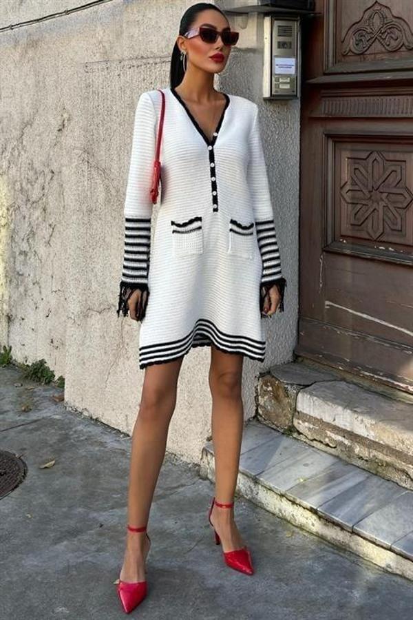 Triko Kolları Püsküllü Düğmeli Elbise 2849 - Image 1