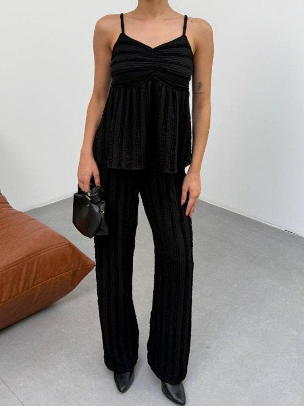 Kadın Siyah Dokulu Askılı Üst Ve Bol Paça Pantolon 2’li Takım - Image 1