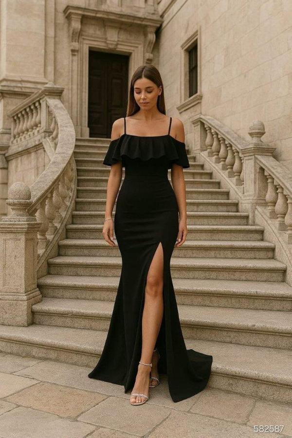 Kadın Dalgıç Krep Yırtmaç Detaylı Askılı Maxi Boy Elbise - Image 1