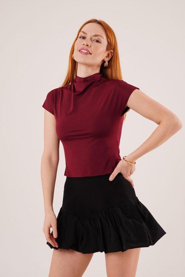 Boğazlı Parlak Kumaş Bordo Crop - Image 1