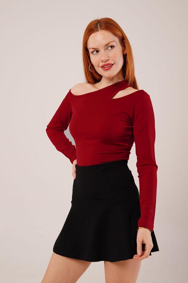 Omuz Dekolte Detaylı Bordo Bluz - Image 1