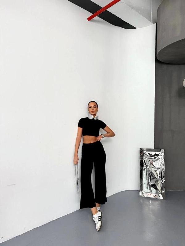 Osy Modal Yumuşak Dokulu Kumaş Kısa Kollu Crop Alt Ispanyol Paça Pantalon Ikili Takım - Siyah - Image 1