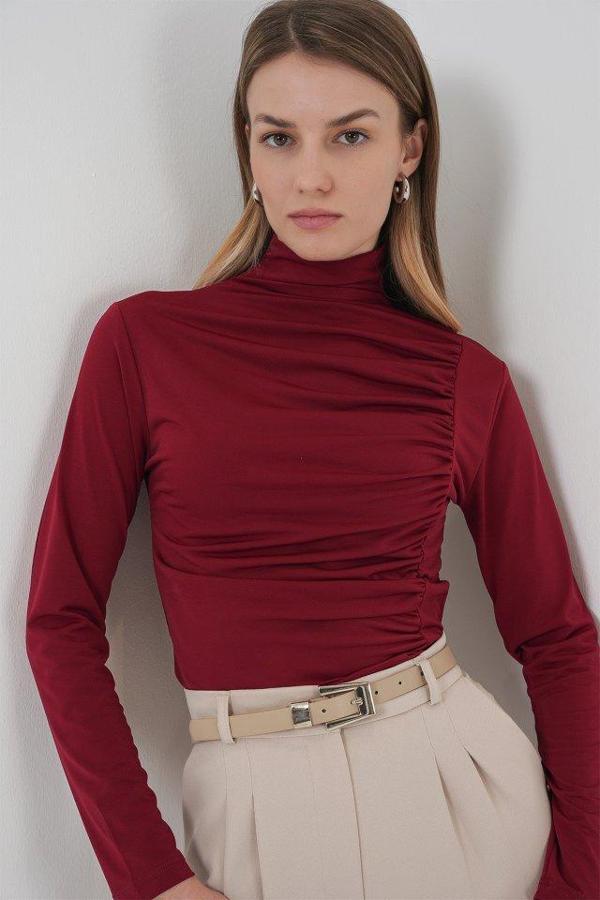938 Büzgü Detaylı Dik Yaka Sandy Bluz - Bordo - Image 1
